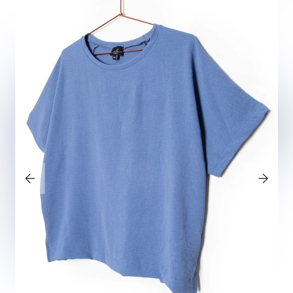 Chic & Classy Top - Picture 2 of 3